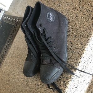 leather top non slip shoes